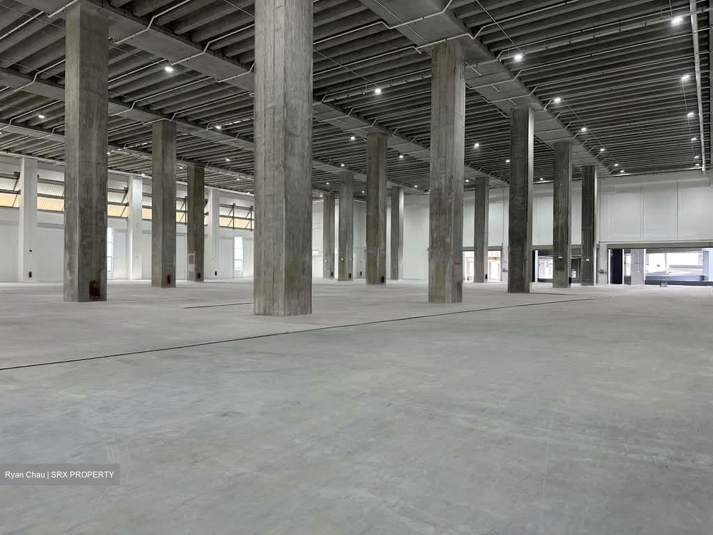 Jurong East MRT (D22), Warehouse #535786191